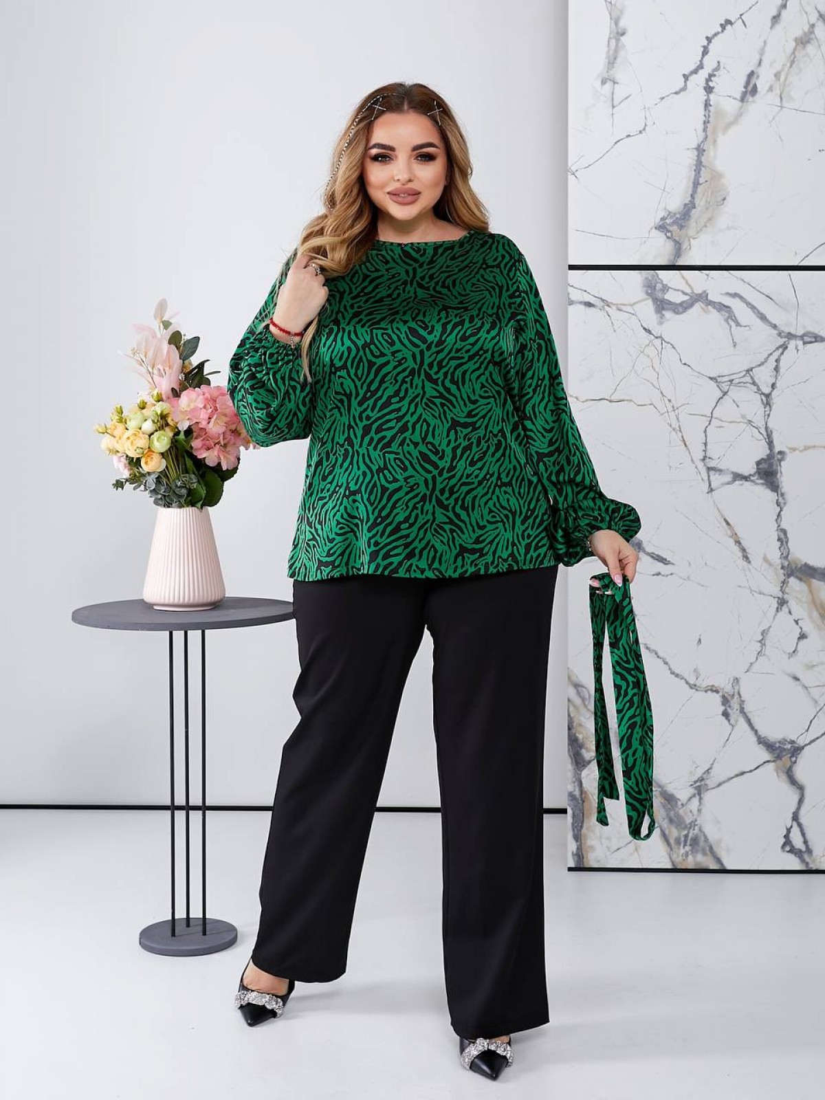 Жіноча блуза вільного крою з шовку колір зелений р.48/52 452257