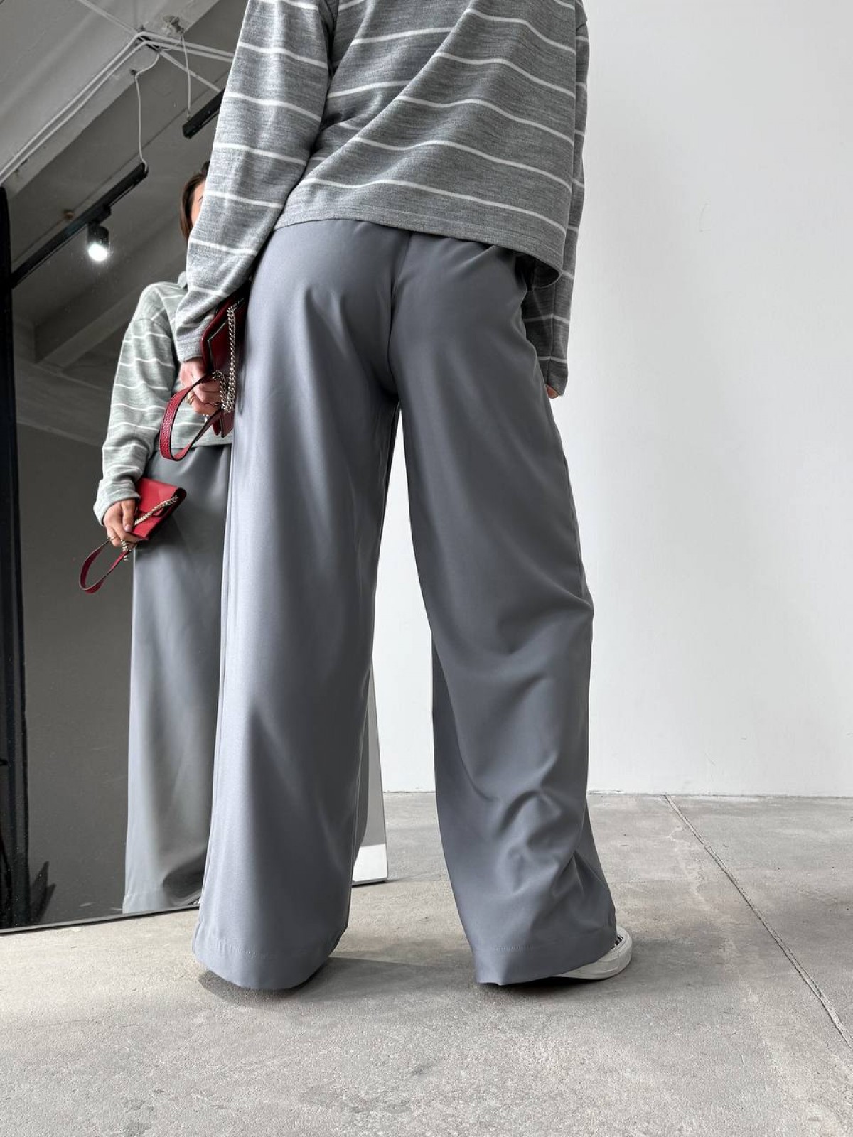 Жіночі брюки з декоративним шнурком колір сірий р.46 451528
