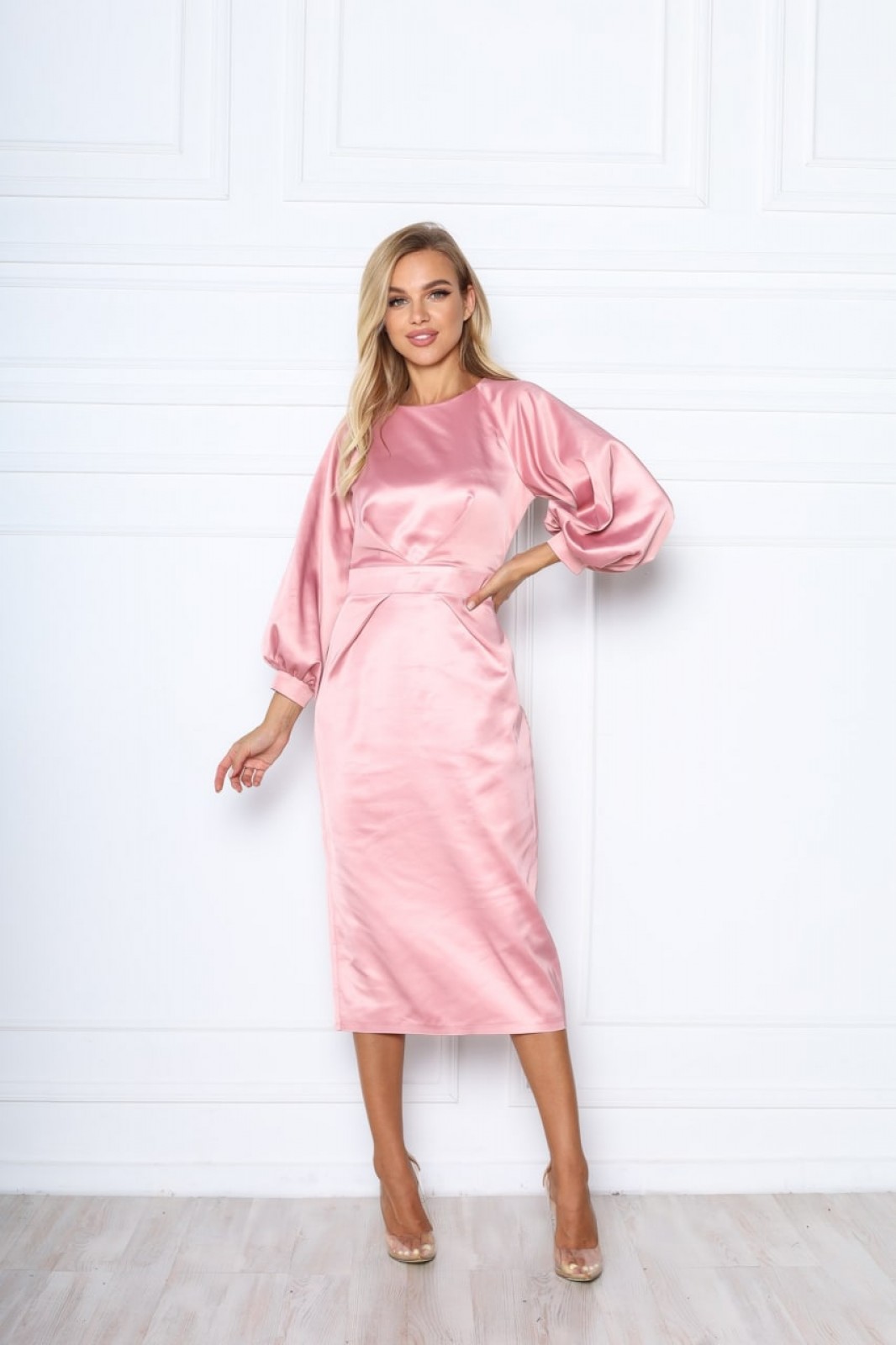 Жіноча сукня з рукавом ліхтариком рожевого кольору р.44 385006