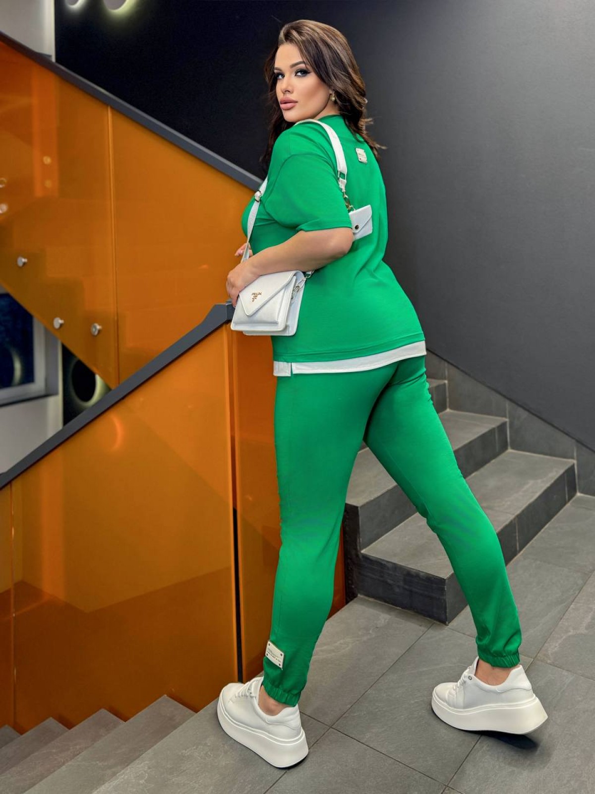 Жіночий костюм-двійка колір зелений р.50/52 454474