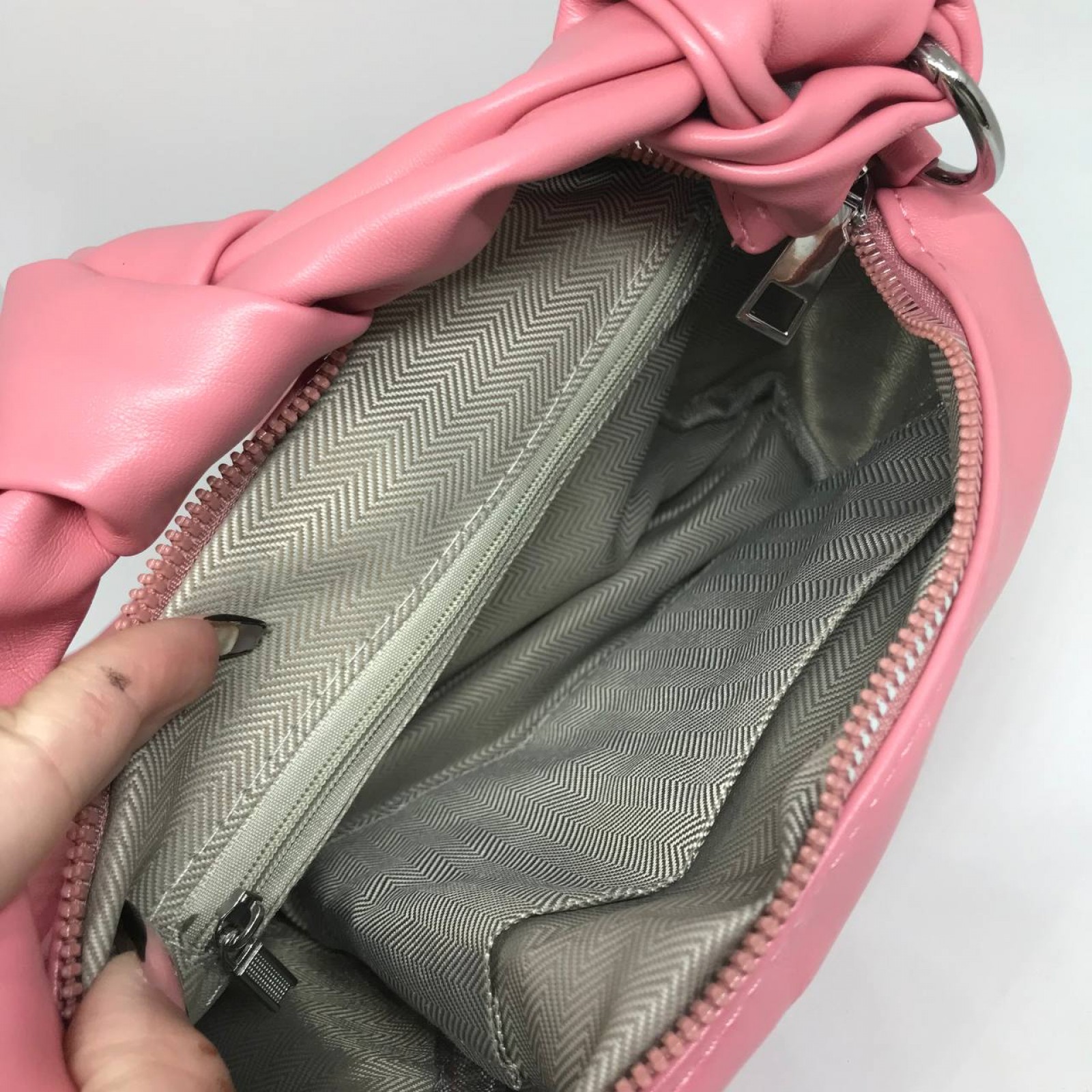 Жіноча сумочка з ремінцем колір насичений рожевий 435846