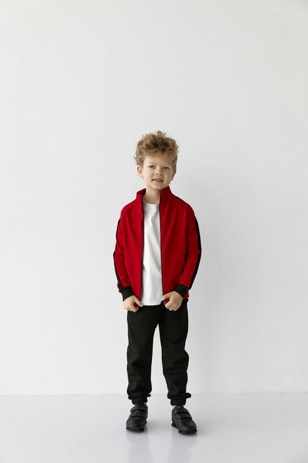 Спортивний костюм на хлопчика колір червоний з чорним р.116 407374