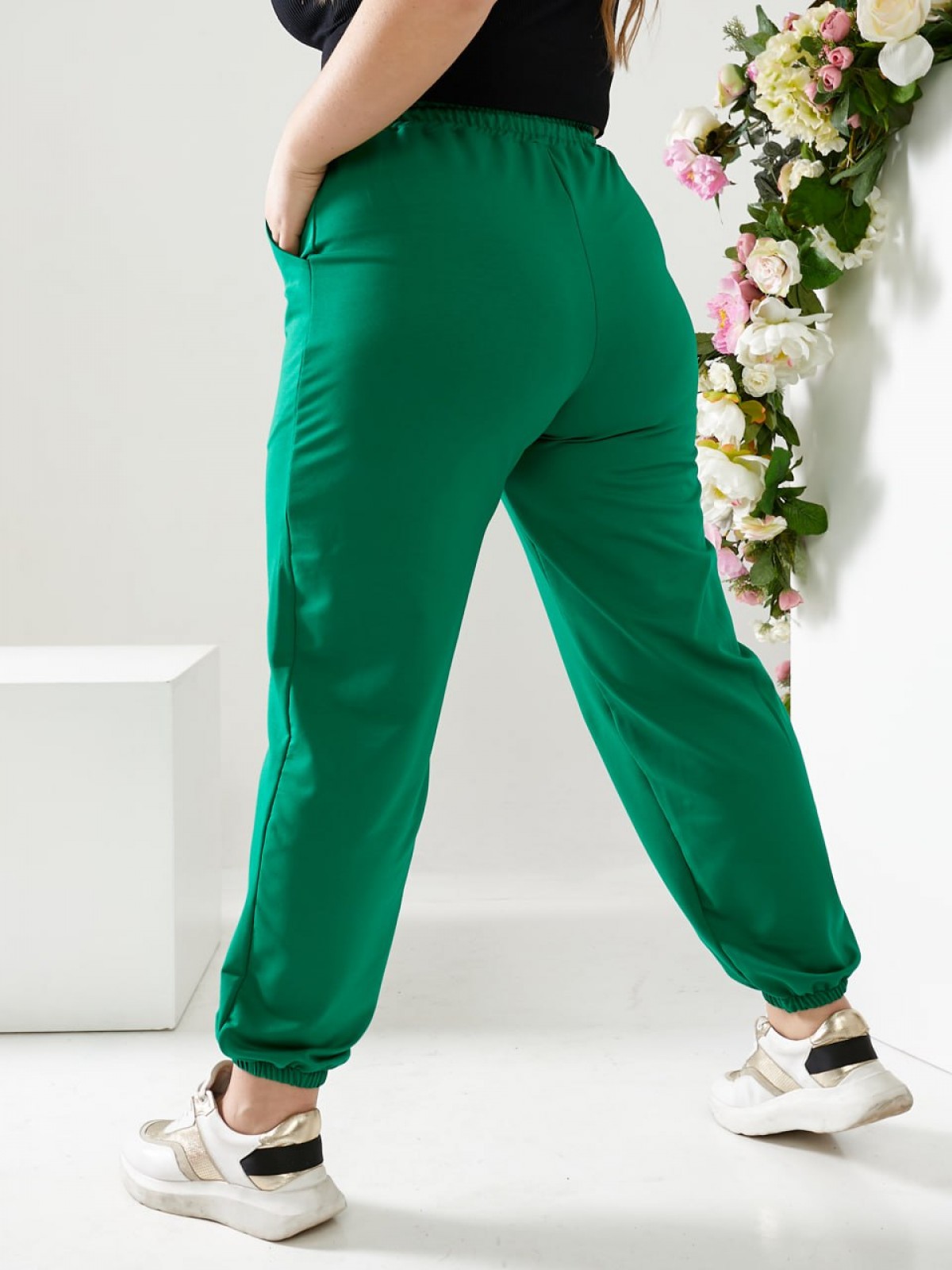 Жіночі спортивні штани двонитка зеленого кольору  р.56 406184