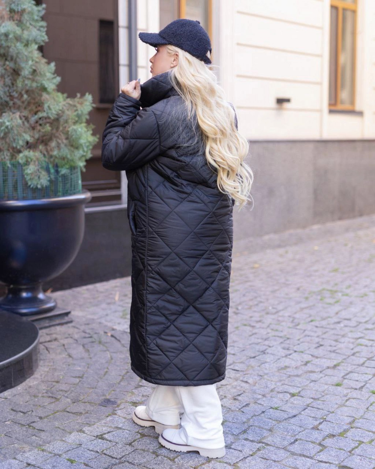Жіноче пальто з плащової тканини колір чорний р.54/56 447777
