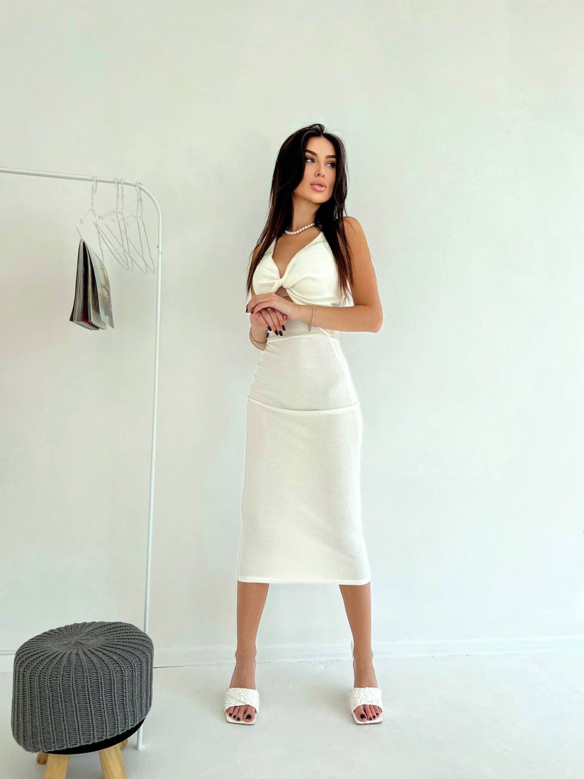 Жіноча приталена сукня міді колір білий р.46/48 455678