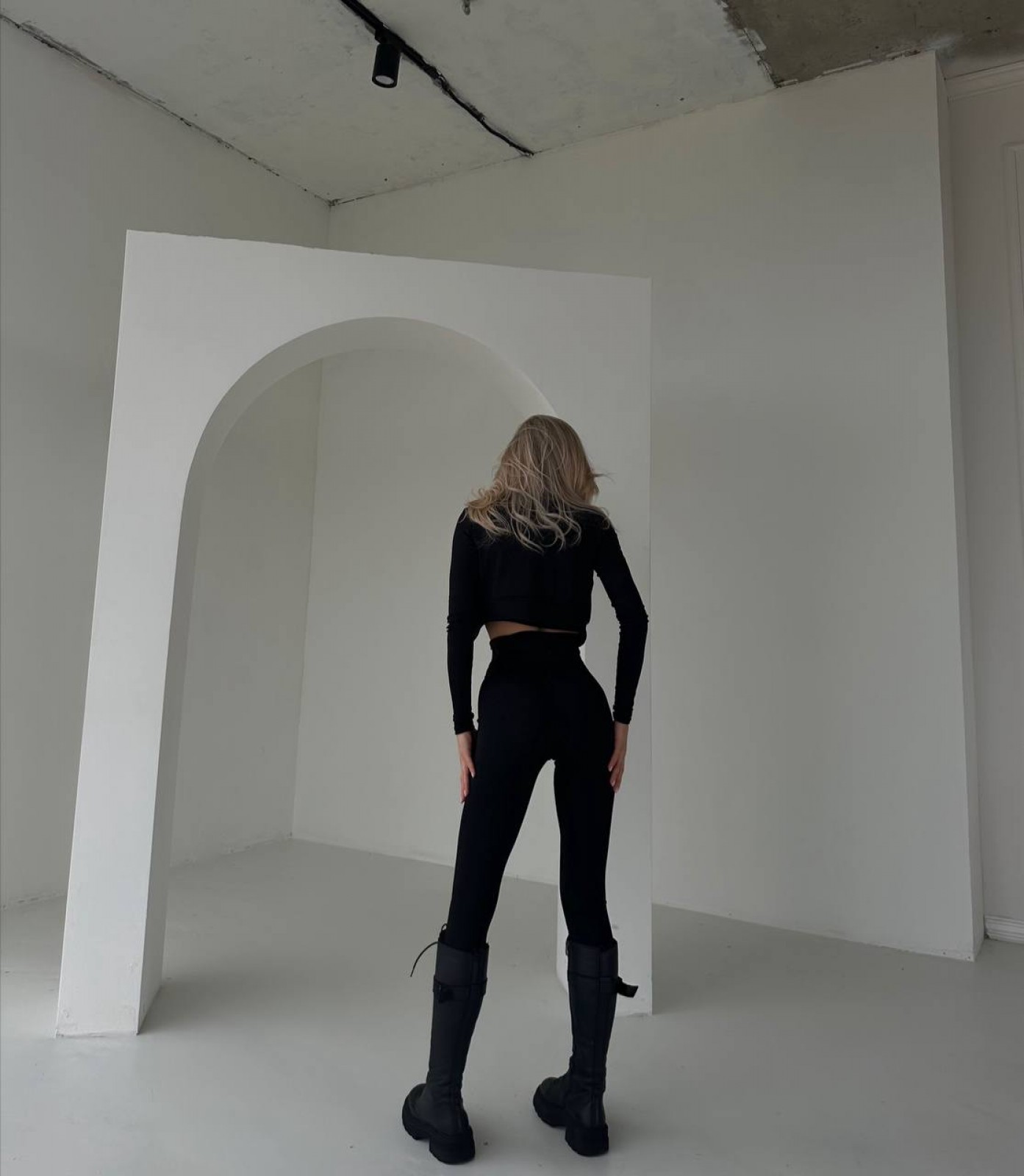 Жіночий костюм легінси топ та кофта колір чорний р.42/44 451030
