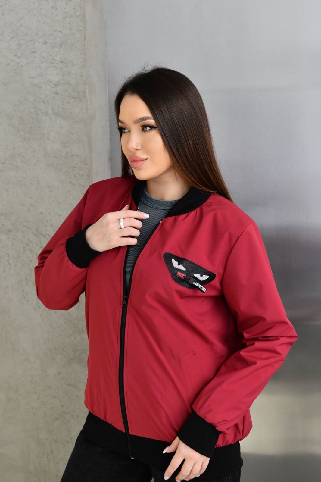 Жіноча куртка бомбер колір бордовий р.52/54 450807