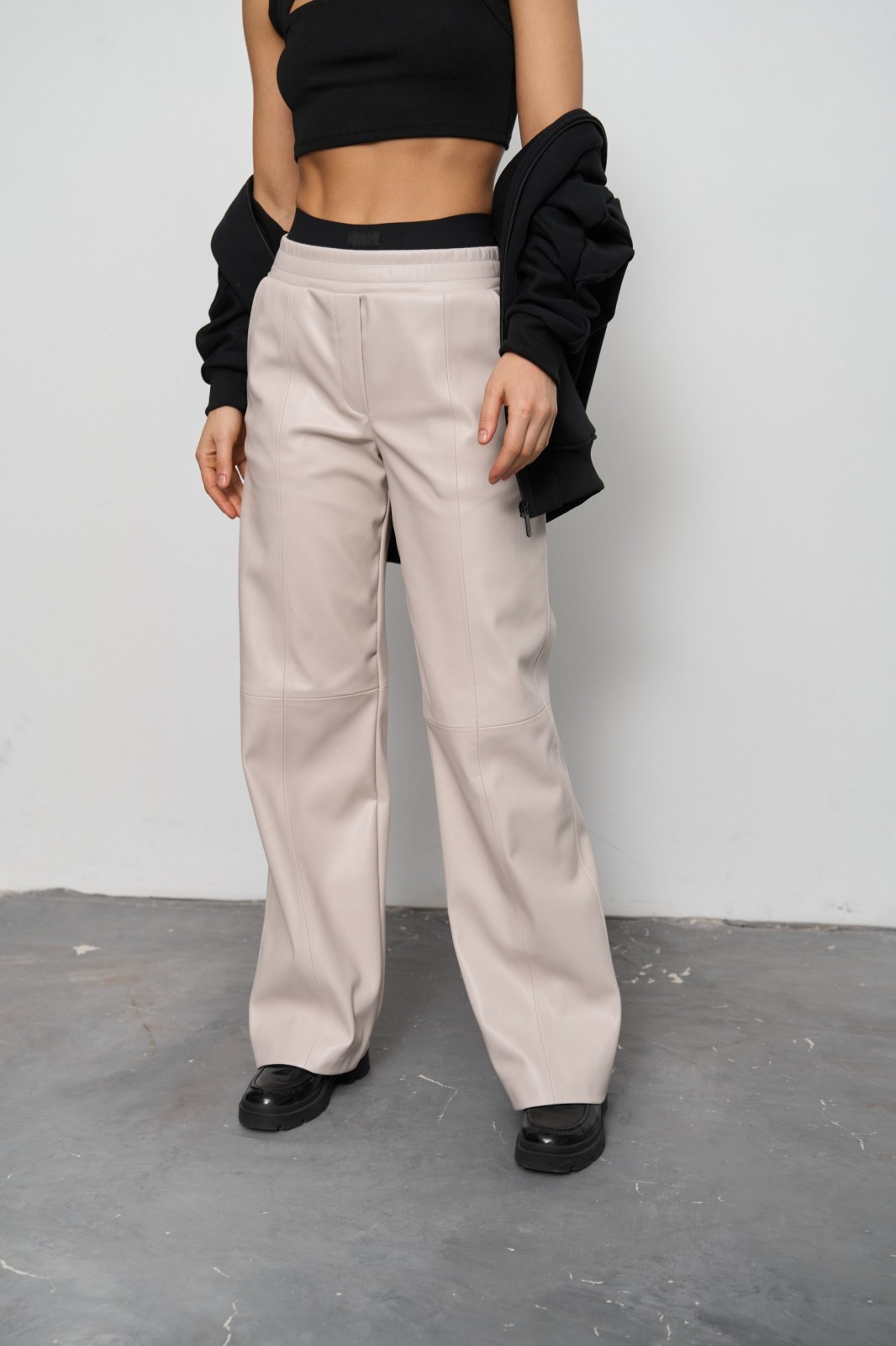 Жіночі штани палаццо з еко шкіри колір бежевий р.M 450867