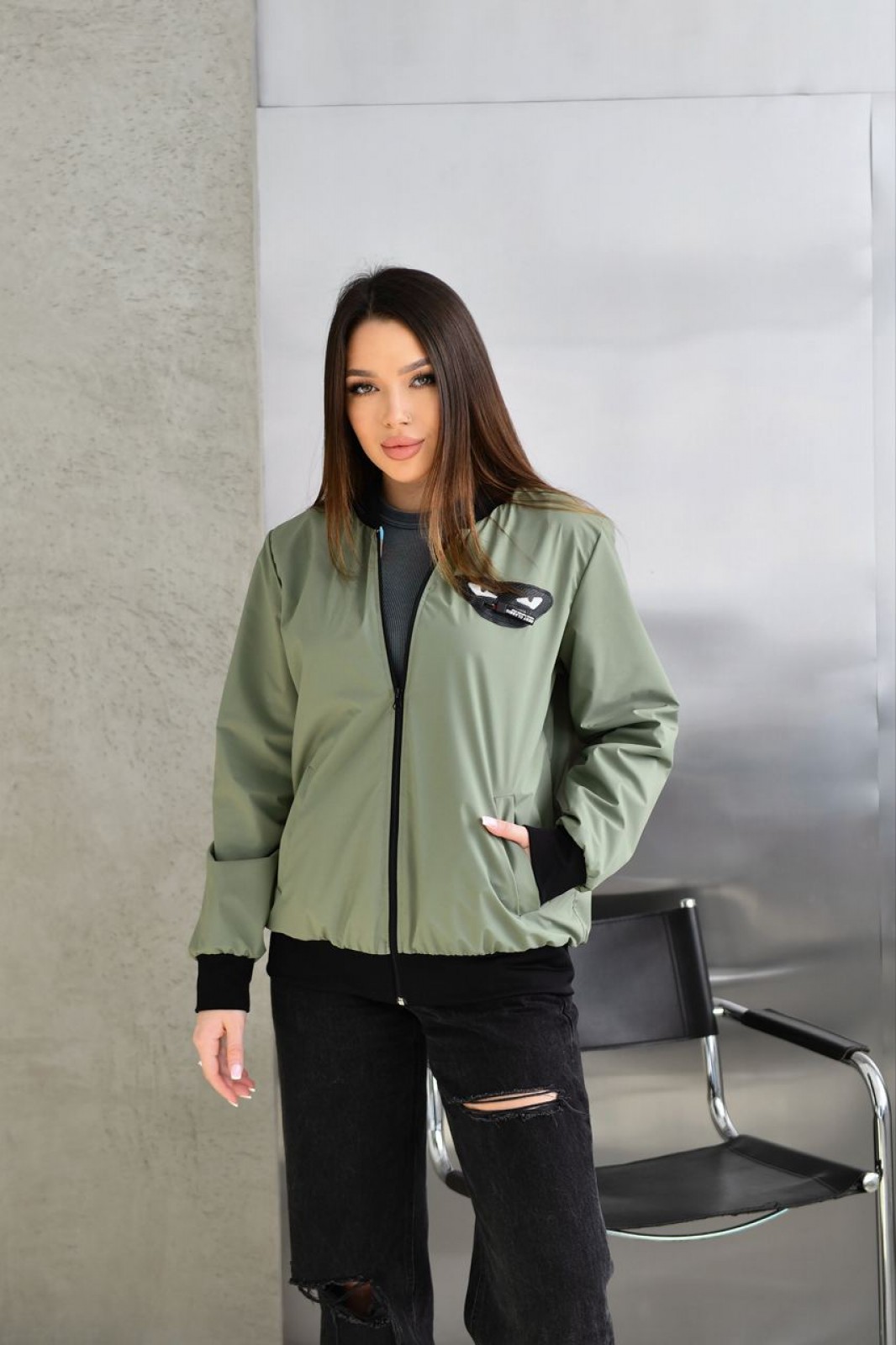 Жіноча куртка бомбер колір олива р.48/50 450748