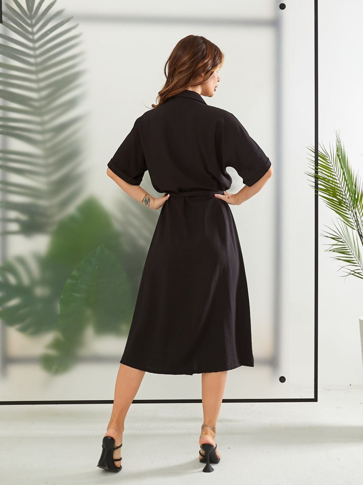 Жіноча сукня-сорочка колір чорний 435706