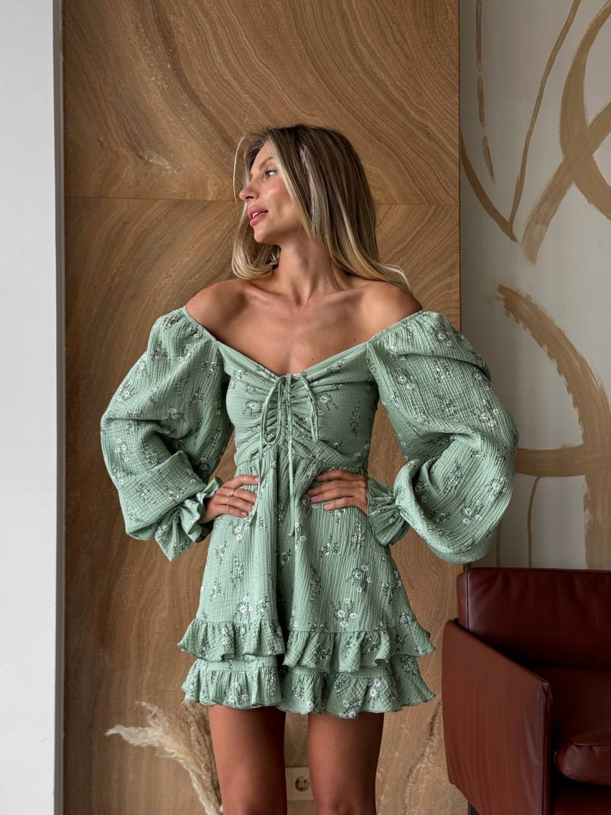 Жіноча сукня міні з мусліну колір оливковий р.46/48 459744
