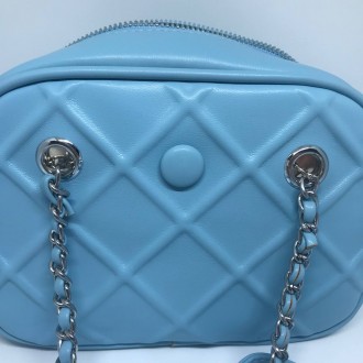 Жіноча сумочка з ремінцем колір насичений блакитний 435297