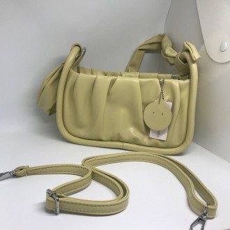 Жіноча сумочка з ремінцем колір темно жовтий 436072