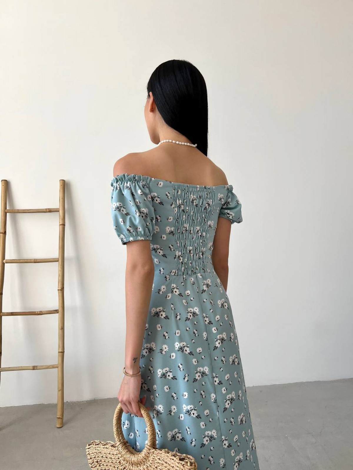 Жіноча літня сукня міді колір оливковий принт квітка р. 42 438586