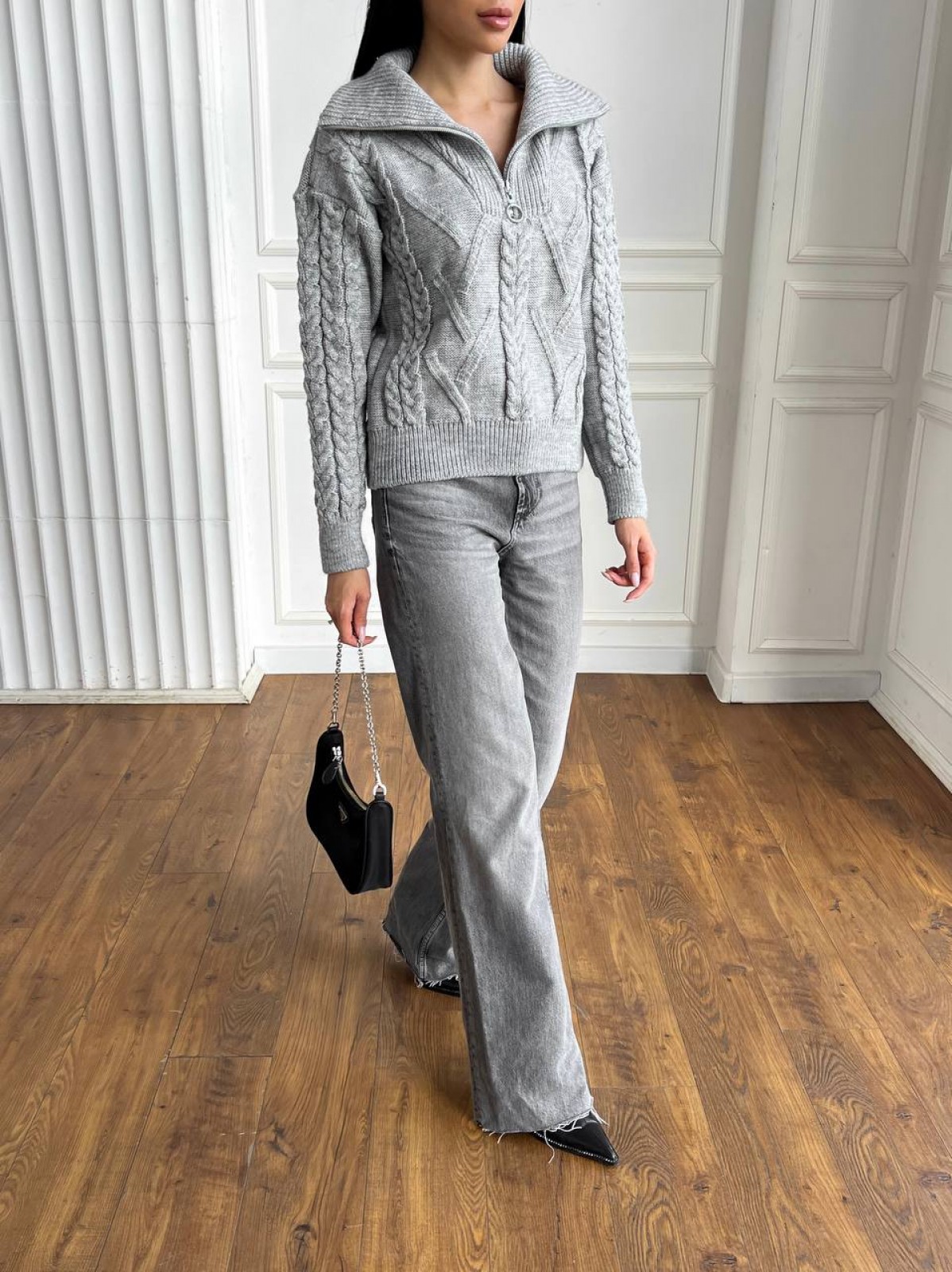 Жіночий светр з V-подібним коміром та блискавкою колір сірий р.42/46 445970