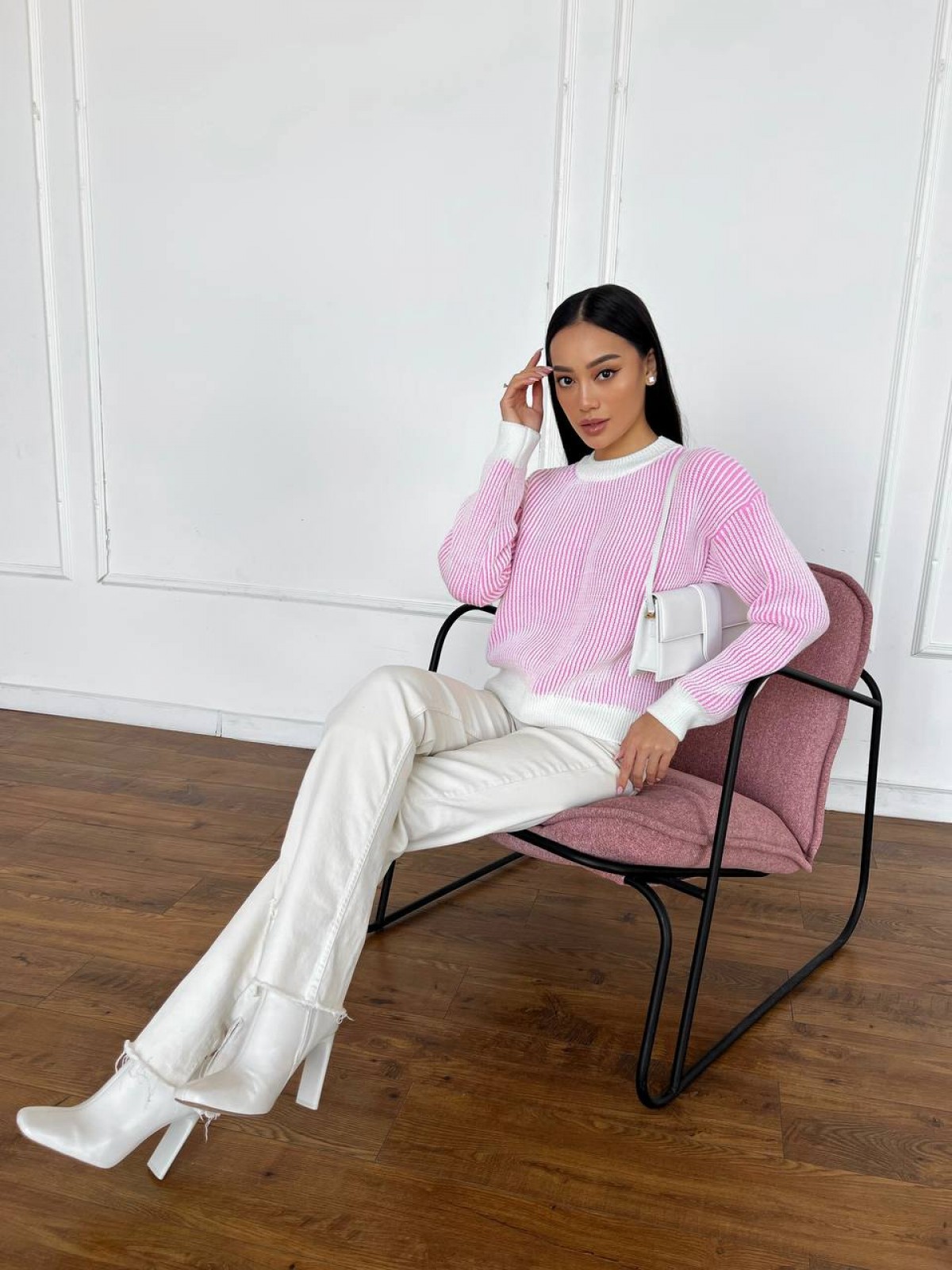 Жіночий светр колір білий-рожевий р.42/46 446041