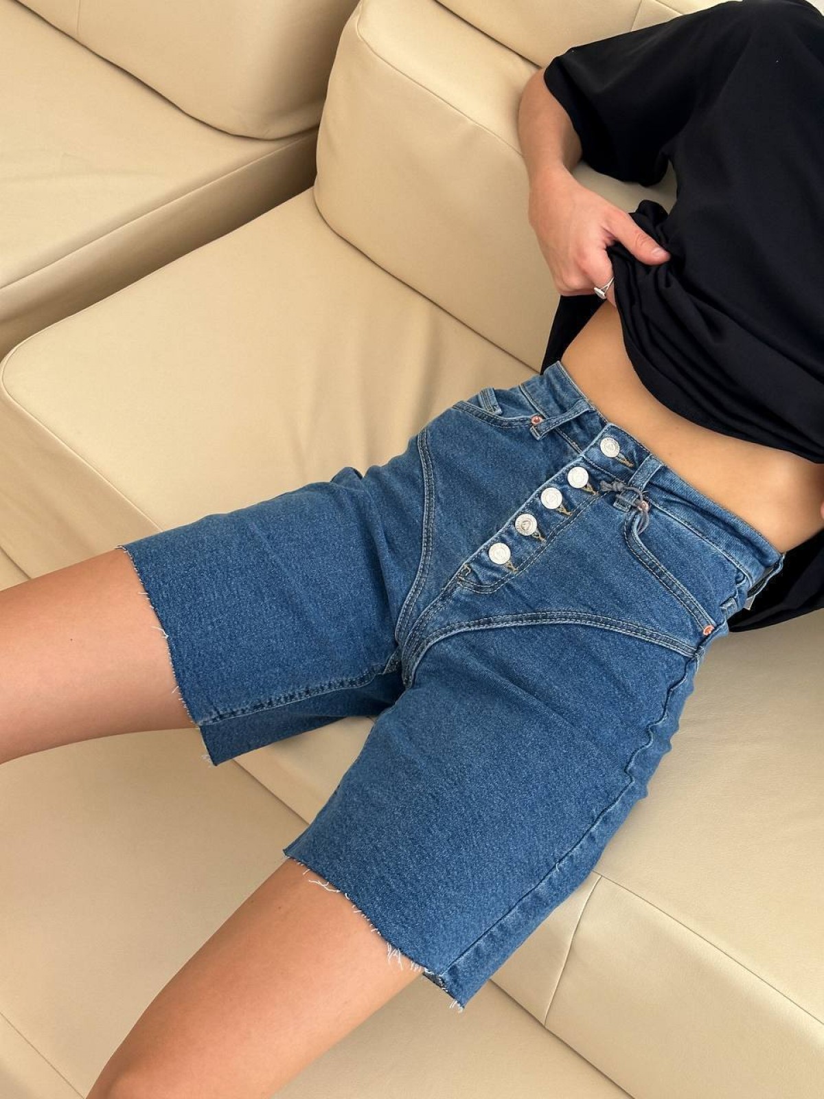 Жіночі джинсові шорти колір синій р.29 452679
