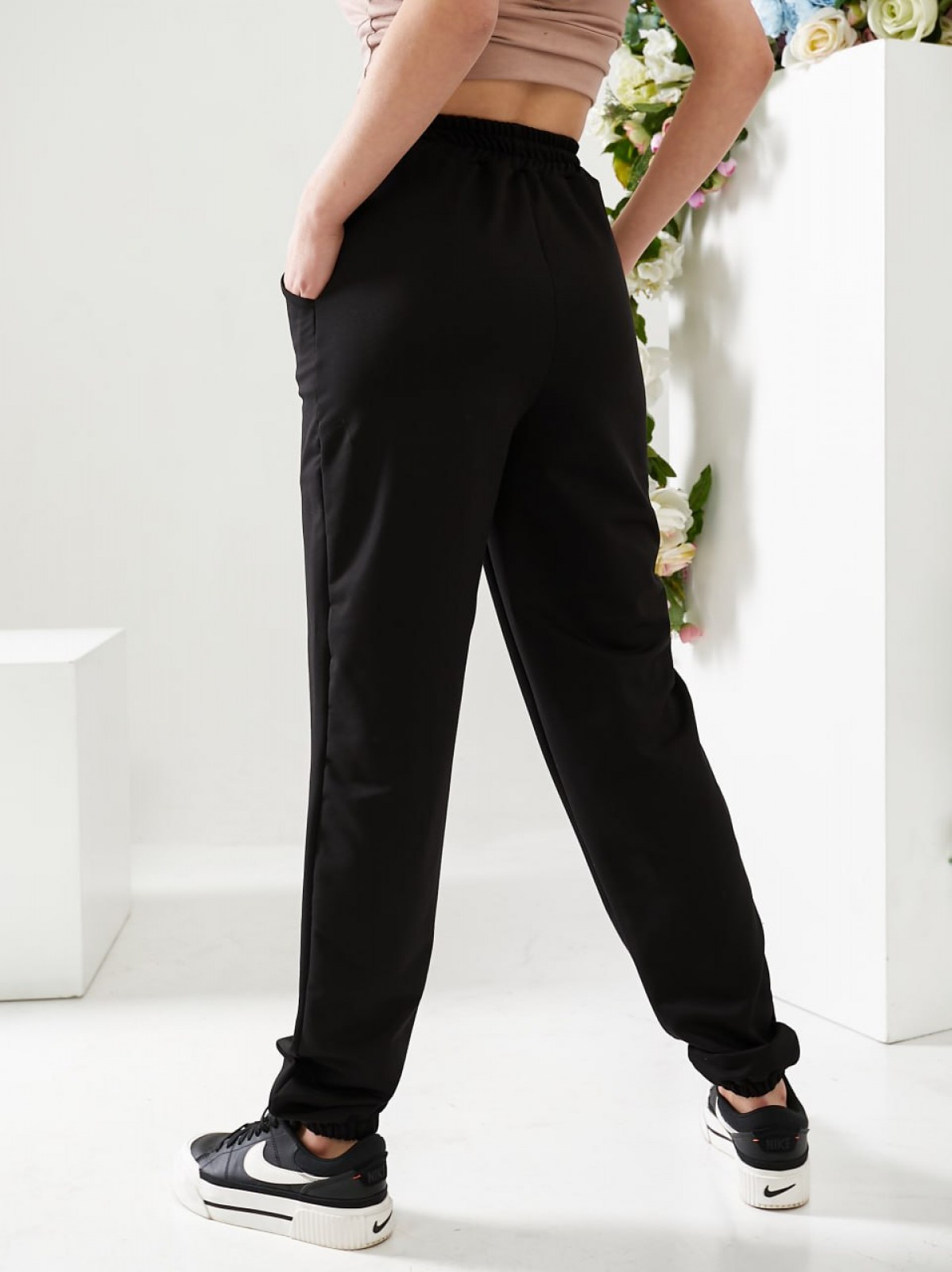 Жіночі спортивні штани двонитка чорного кольору р.44 406186