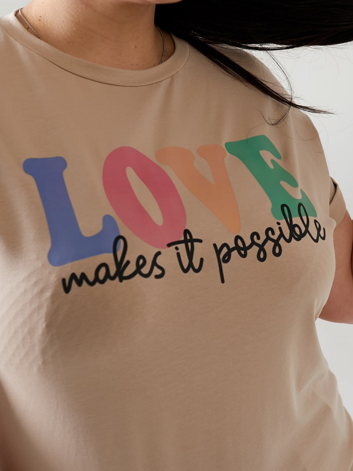 Жіноча футболка LOVE колір бежевий р.48/50 432483