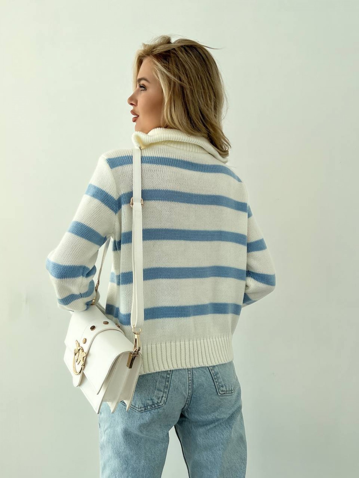 Жіночий светр вовняний в смужку з блискавкою молочний з блакитним р.42/46 396783