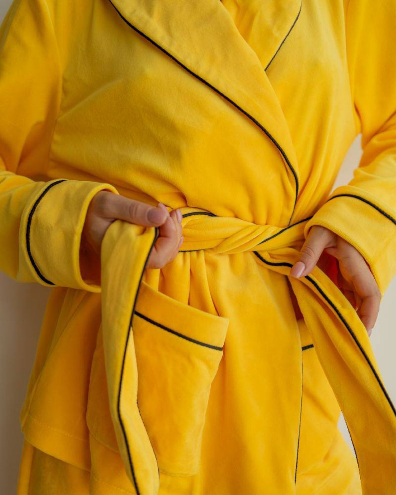 Жіноча піжама велюр Eva на запах жовтого кольору р.S 443772