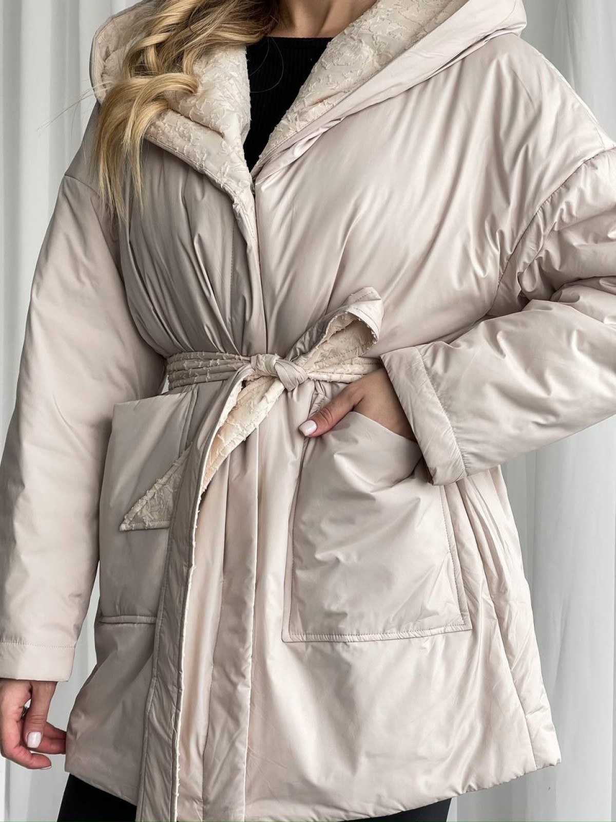Жіноча тепла куртка під пояс колір бежевий р.50/52 450280