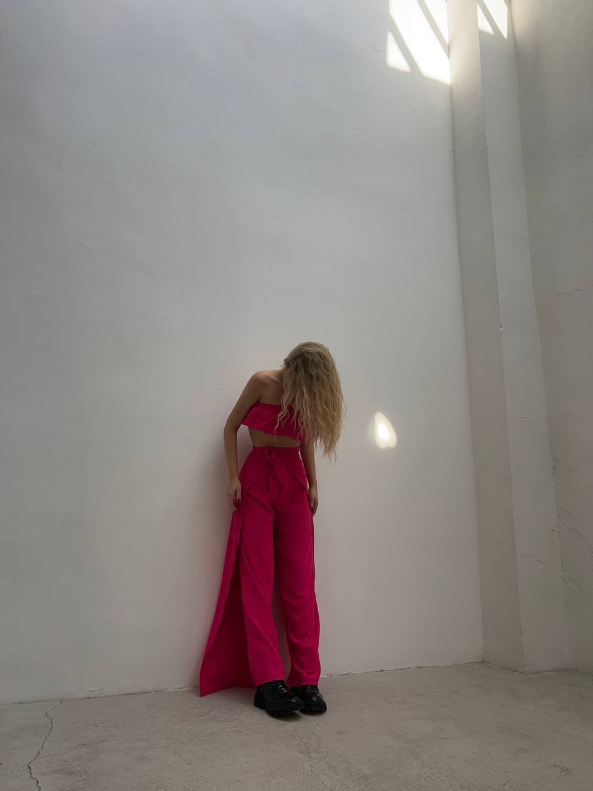 Жіночий костюм двійка спідниця-брюки та топ колір малиновий р.48/50 450448