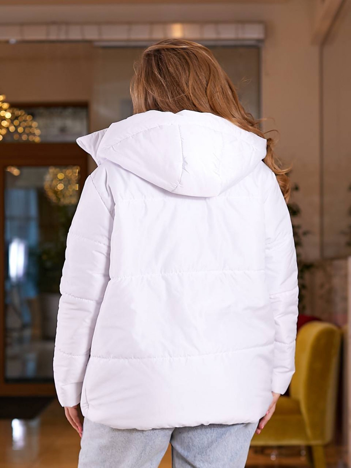 Жіноча весняна куртка білого кольору р. 48/50 444882