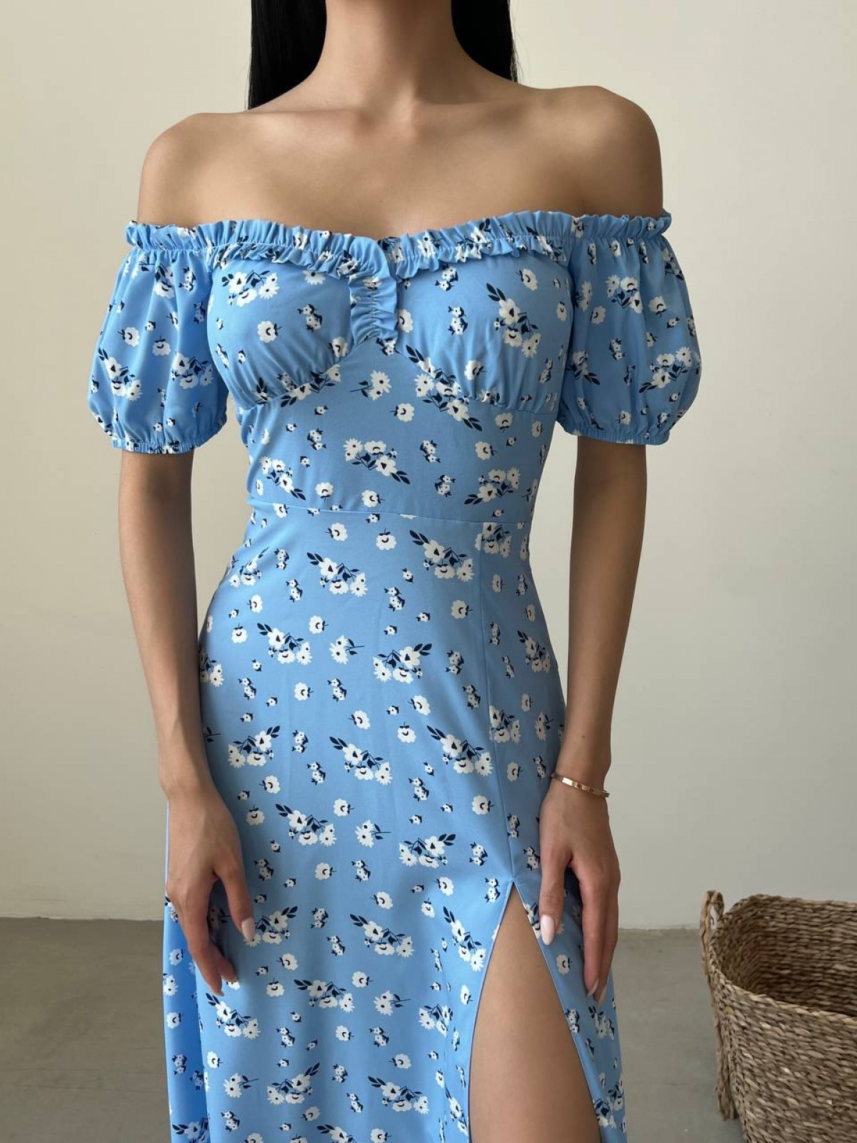 Жіноча літня сукня міді колір блакитний принт квітка р. 42 438588