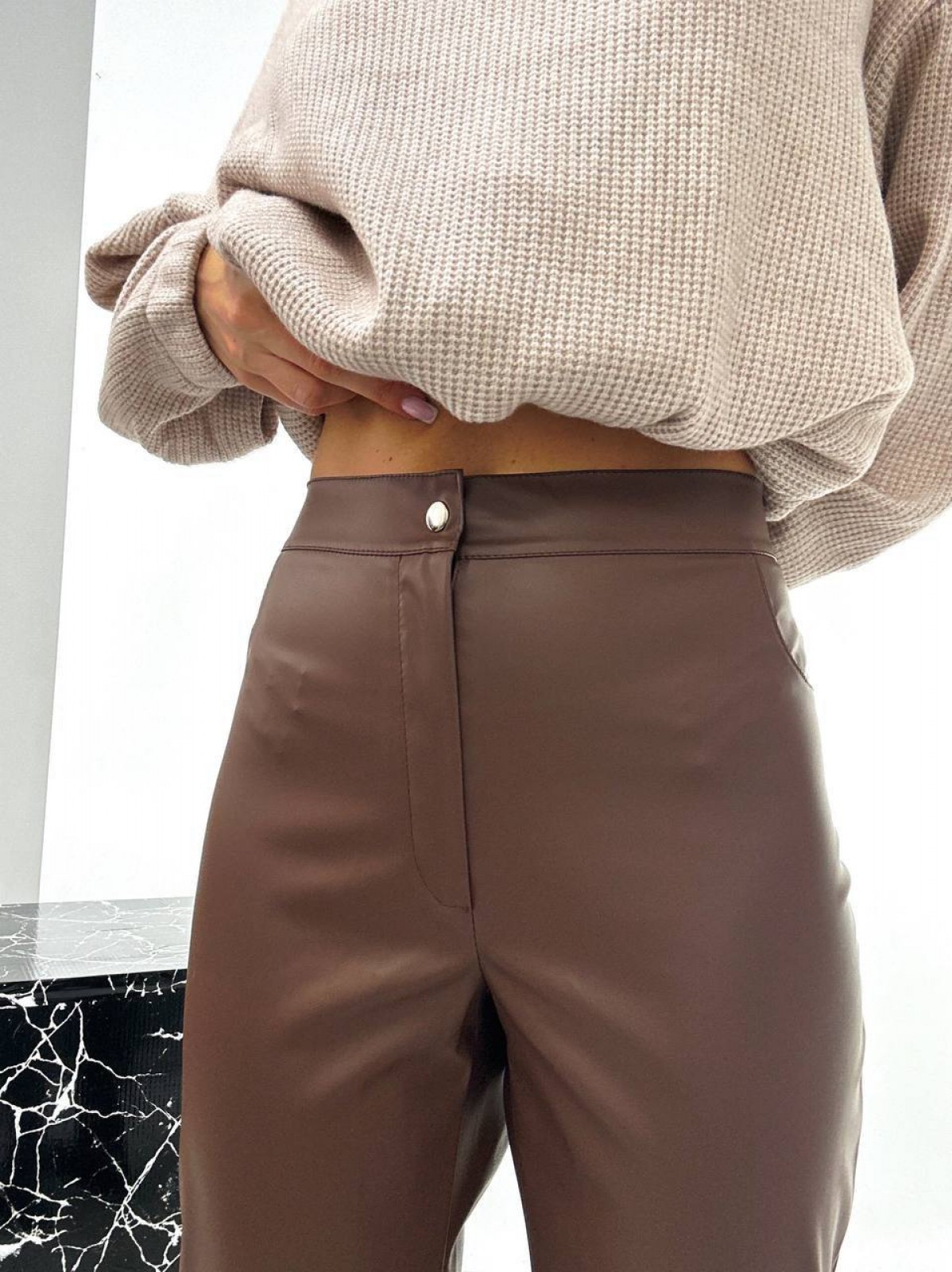 Жіночі штани з еко шкіри колір коричневий р.58/60 444132