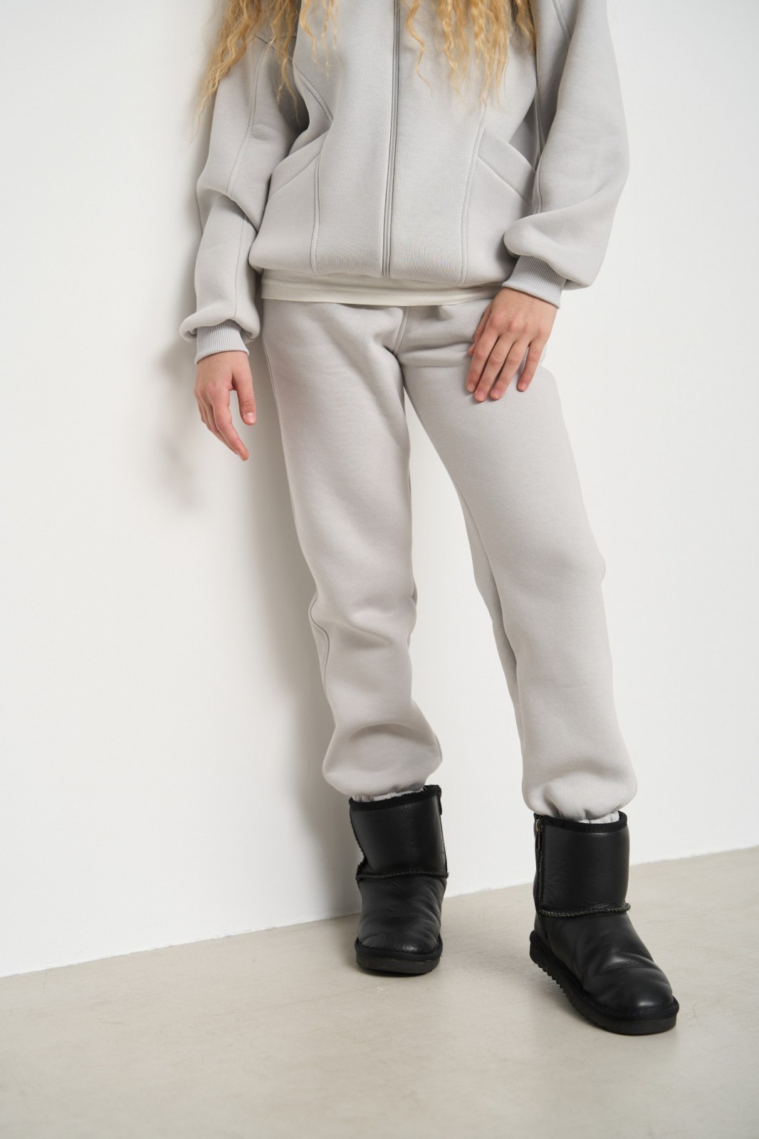 Теплий спортивний костюм для дівчинки колір бетон р.140 448017
