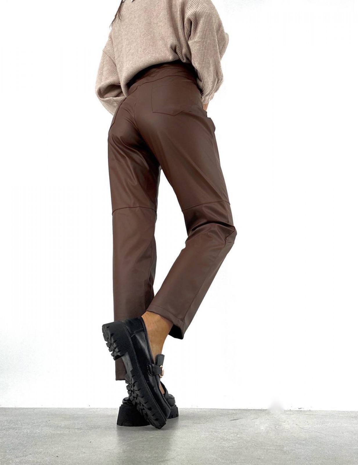 Жіночі штани з еко шкіри колір коричневий р.46/48 443978