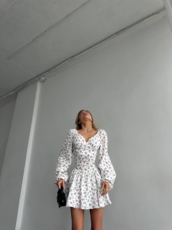 Жіночий комбінезон із шортами-спідницею колір білий р.46/48 454067