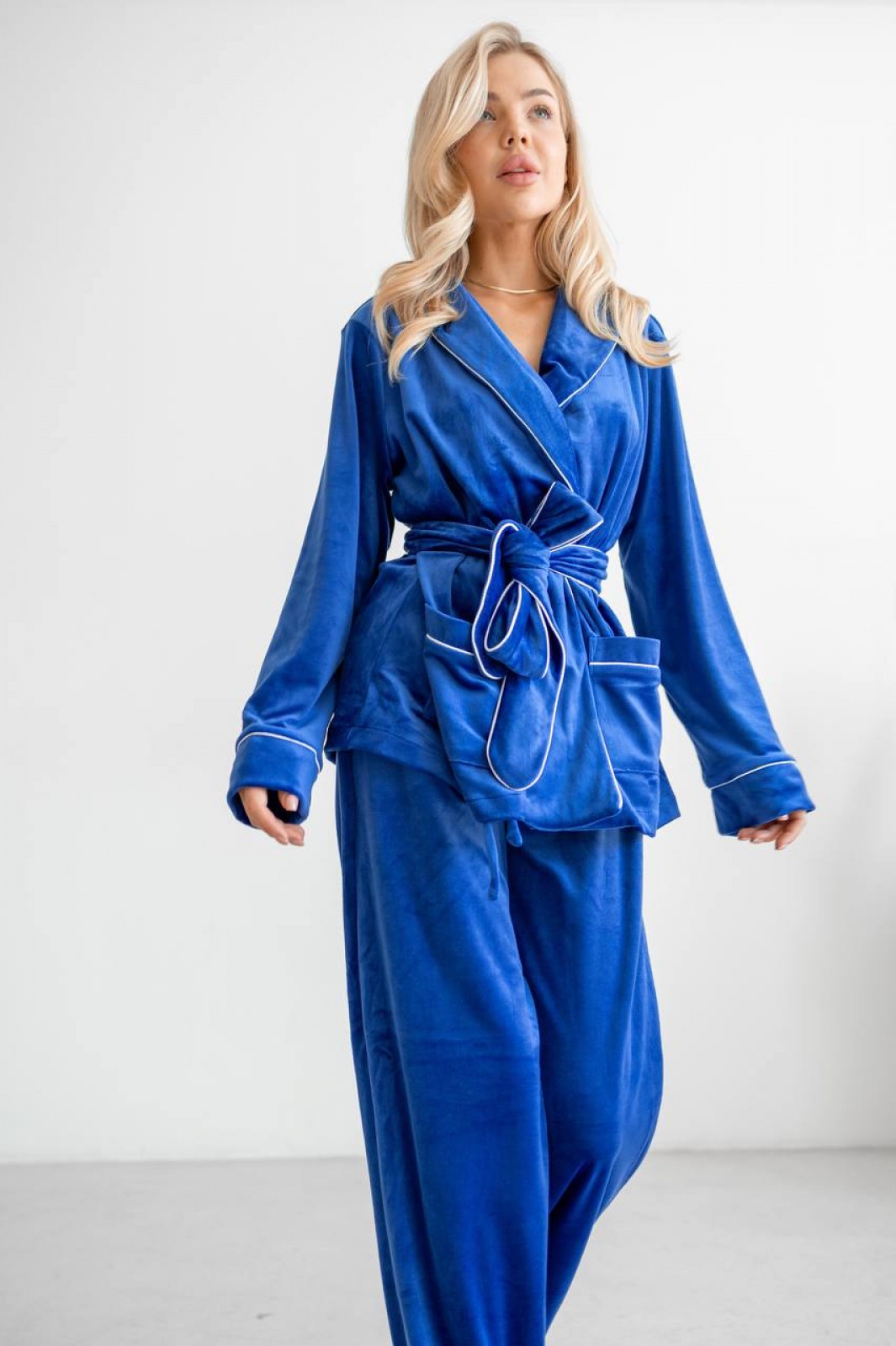 Жіноча піжама велюр Eva на запах кольору електрик р.XL 442564