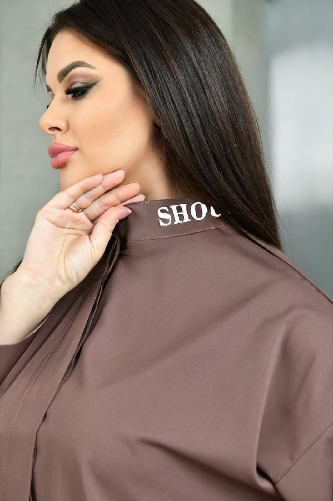 Жіноча блуза із софту колір шоколад р.48/50 452789