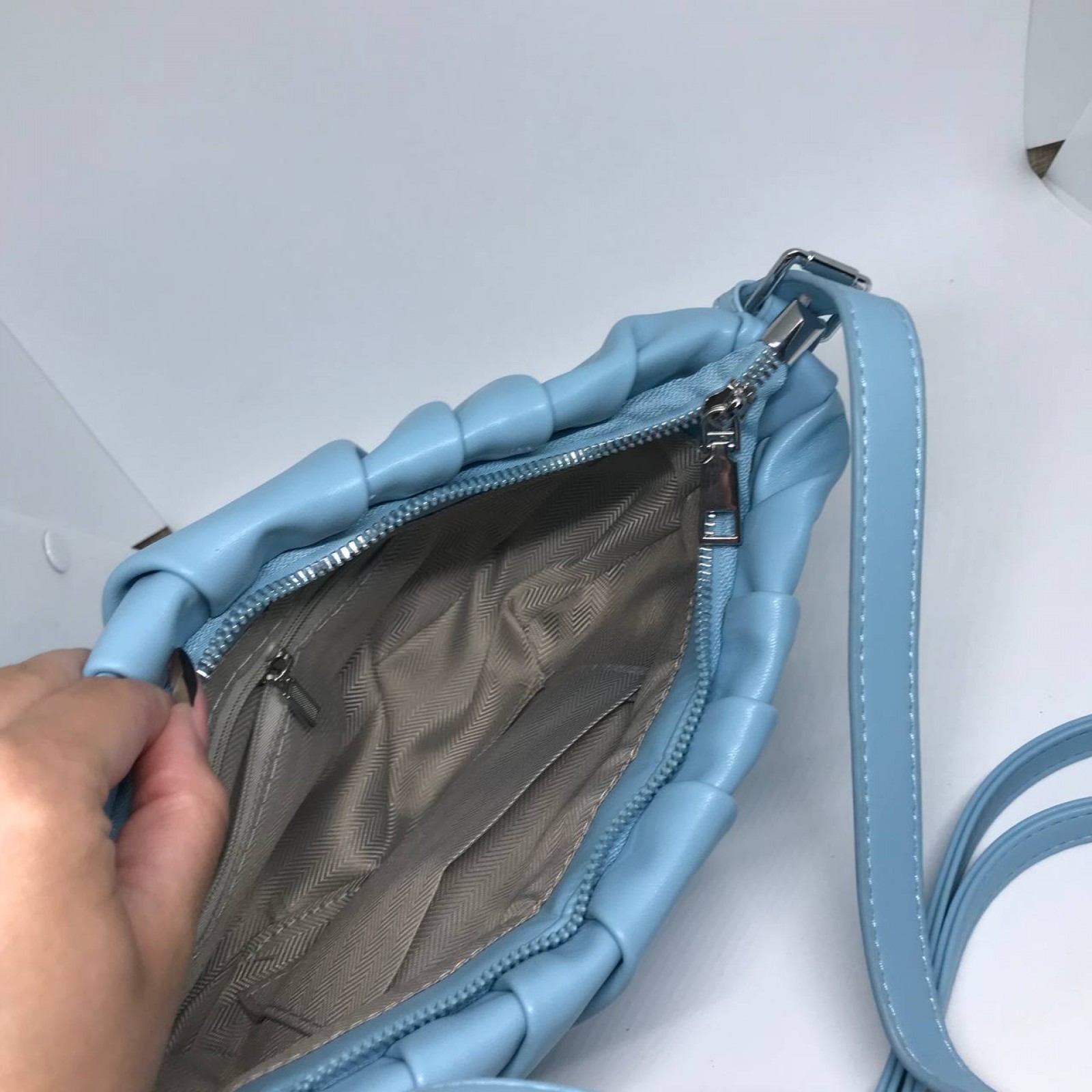 Жіноча сумочка колір насичений блакитний 437300