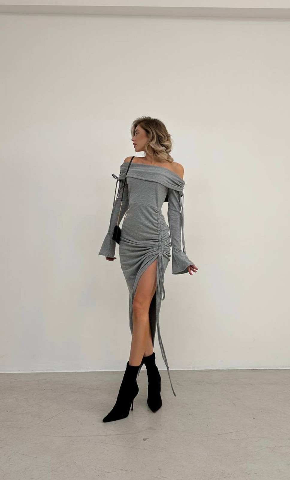 Жіноча сукня міді в рубчик колір сірий р.42/44 448758