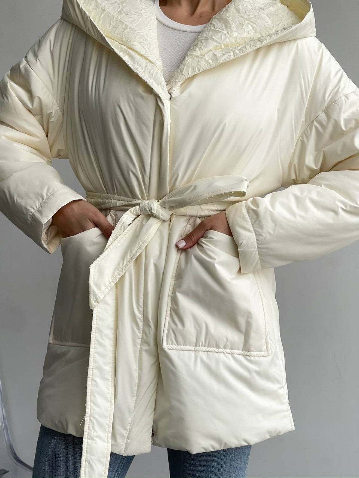 Жіноча тепла куртка під пояс колір молоко р.46/48 450138