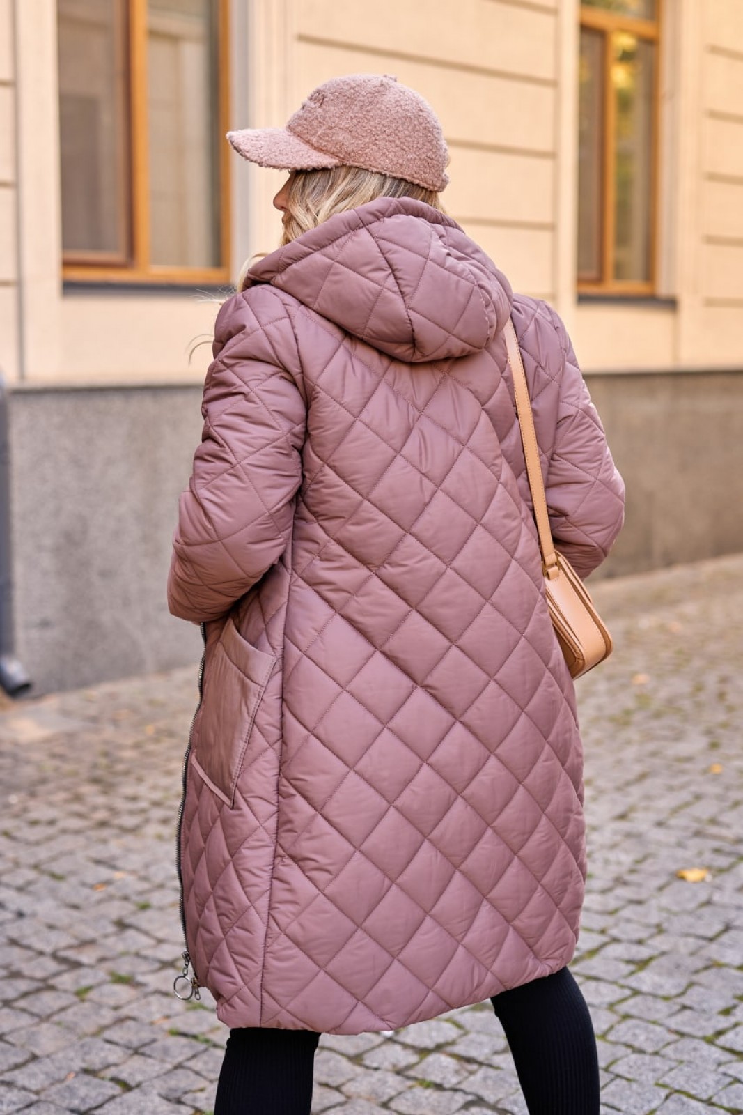 Жіноче тепле пальто із плащівки кольору капучино, малюнок ромб р.56/58 384554