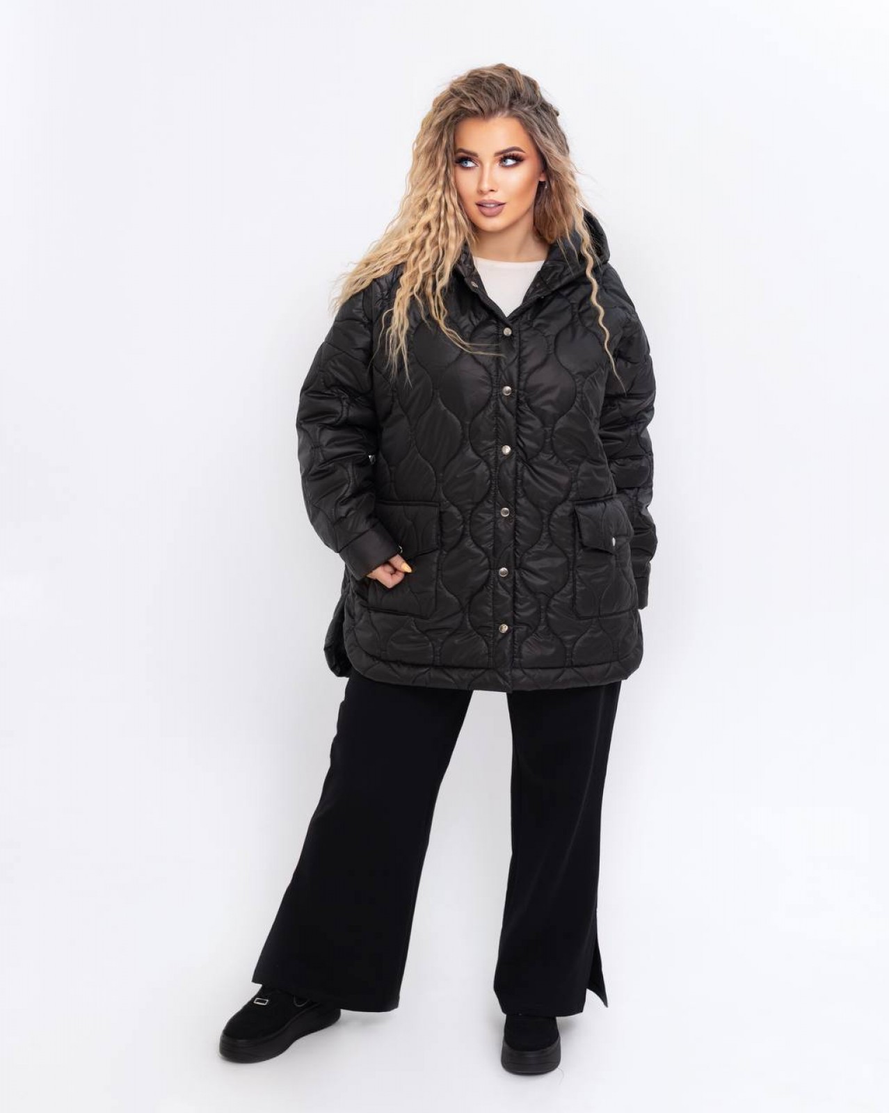 Жіноча куртка з поясом колір чорний р.54/56 440916