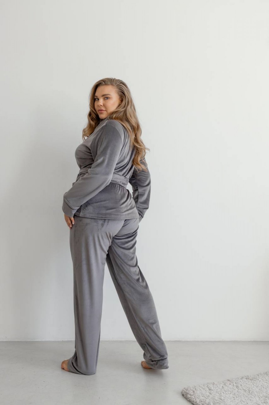 Жіноча піжама велюр Eva на запах сірого кольору р.XL 442560