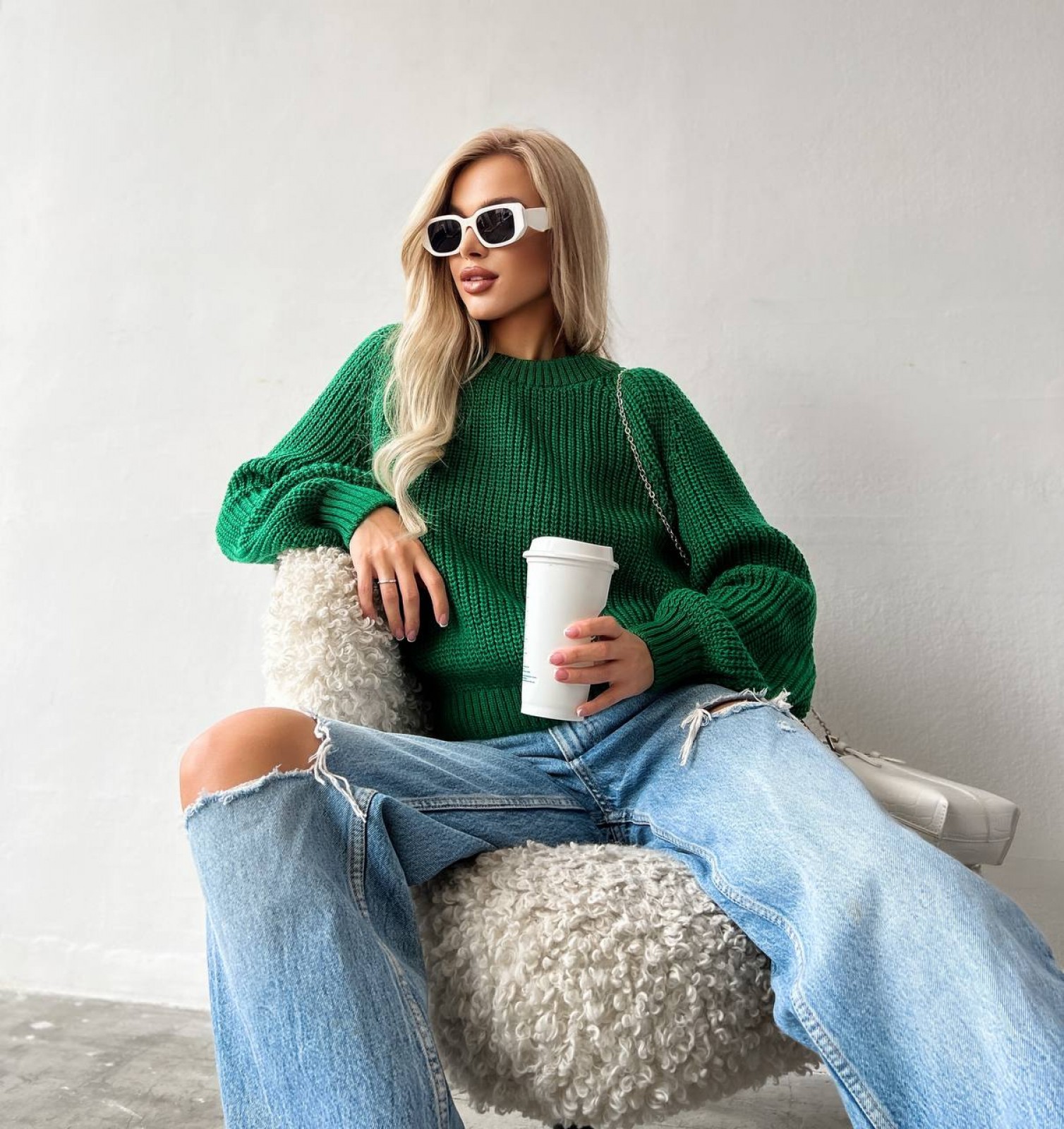 Жіночий вовняний светр зеленого кольору 405988