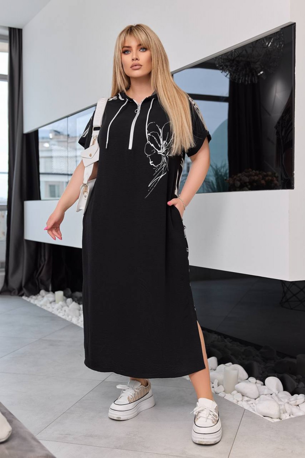 Жіноча сукня з поясом колір чорний квіти р.50/52 453802