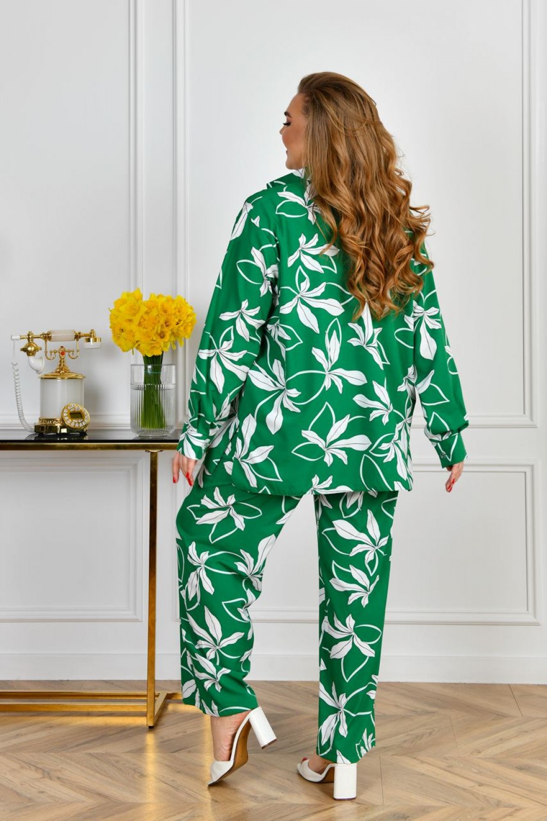 Жіночий костюм-двійка з софту колір зелений р.48/50 455543